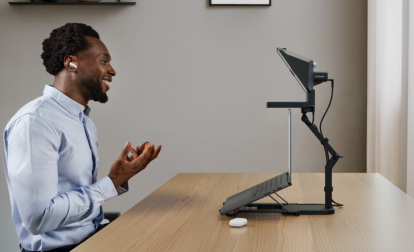 Wave Desk Stand